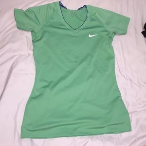 Medium Nike Pro
